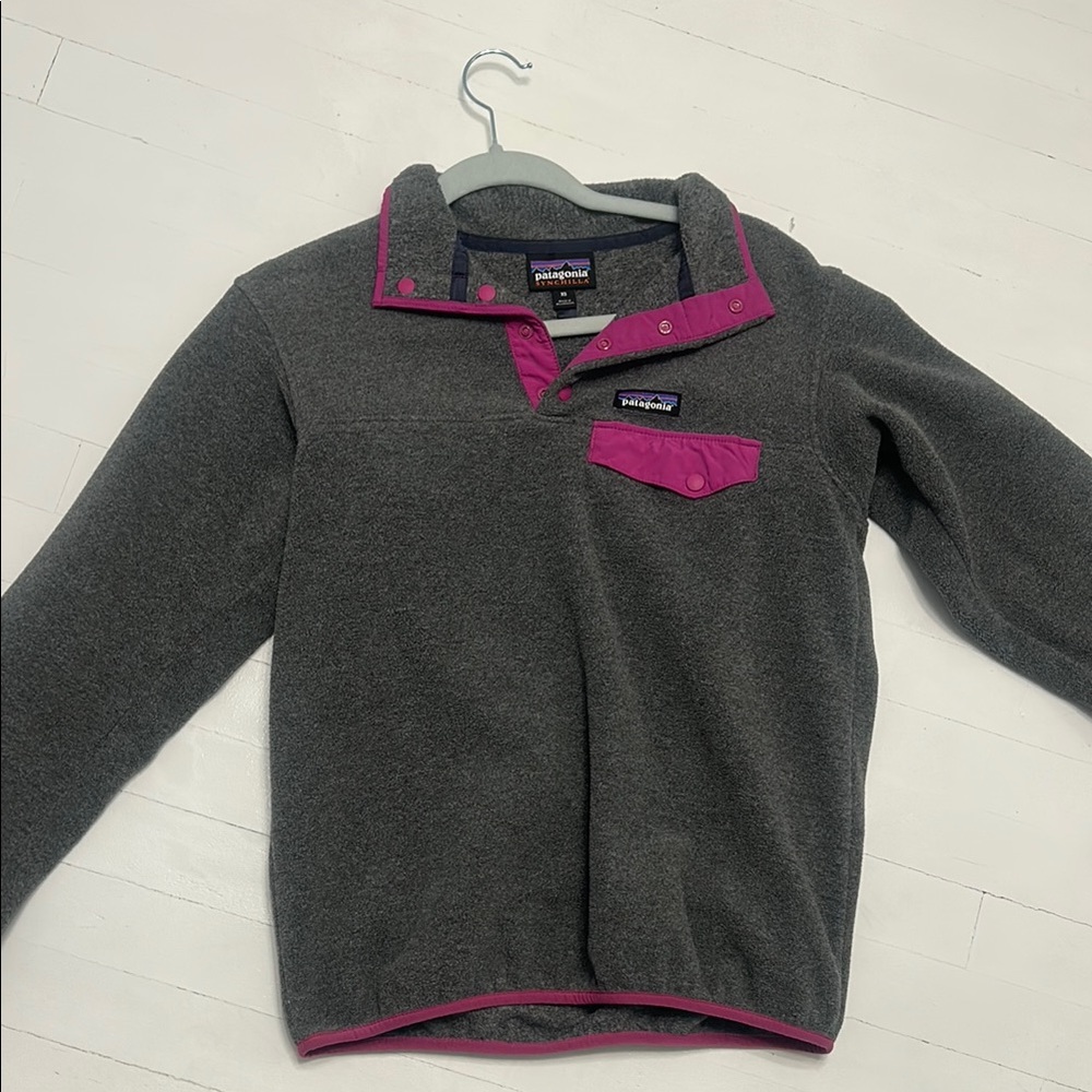 Patagonia Charcoal and Magenta Snap-T Fleece